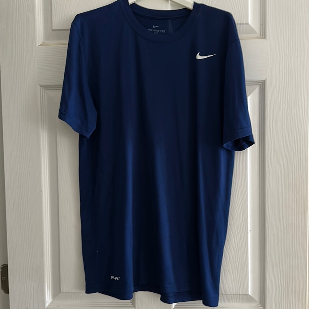 Mens The Nike Tee Dri-Fit large mens gently worn